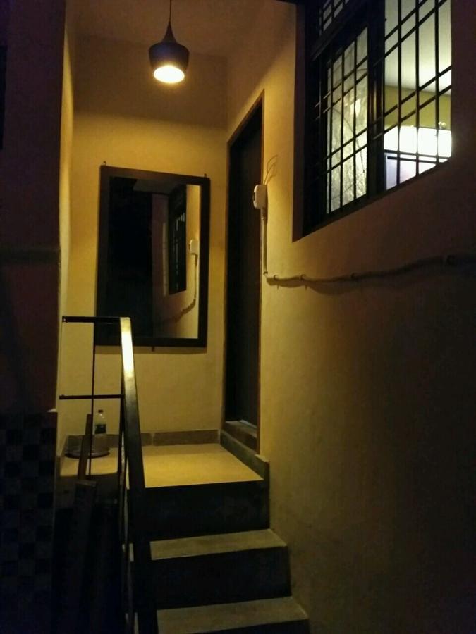 Metro House Hotel Nova Deli Exterior foto